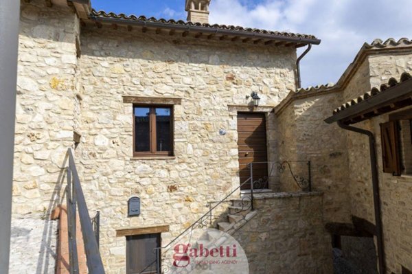 appartamento in vendita a Gualdo Cattaneo in zona Torri
