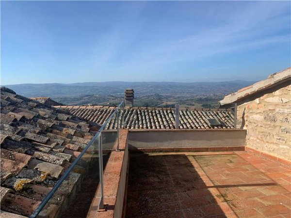 casa semindipendente in vendita a Gualdo Cattaneo in zona San Terenziano