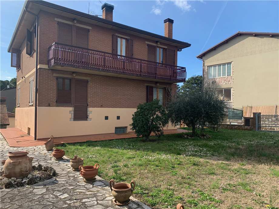 casa indipendente in vendita a Gualdo Cattaneo in zona San Terenziano