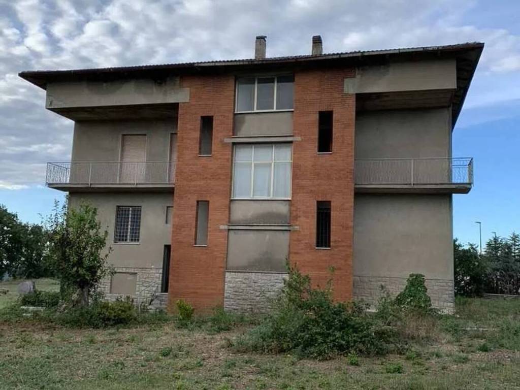 casa indipendente in vendita a Gualdo Cattaneo in zona San Terenziano