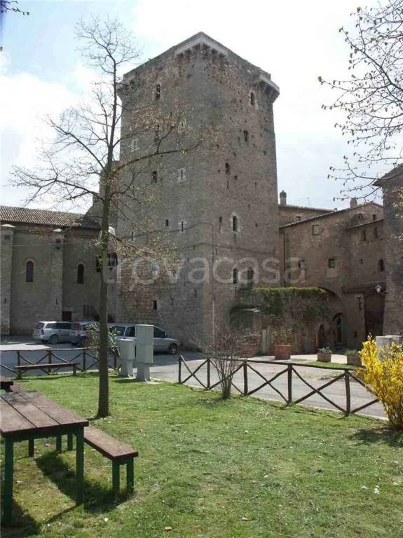 casa indipendente in vendita a Gualdo Cattaneo in zona San Terenziano