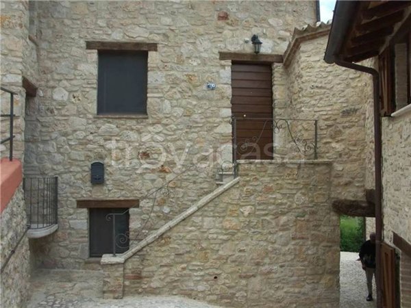 appartamento in vendita a Gualdo Cattaneo in zona Torri