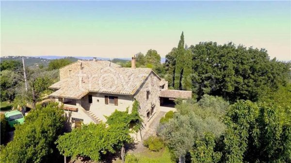 casa indipendente in vendita a Gualdo Cattaneo in zona Pozzo