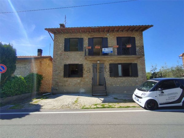 casa semindipendente in vendita a Gualdo Cattaneo in zona Pozzo
