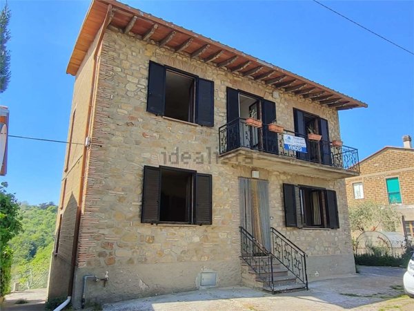 casa semindipendente in vendita a Gualdo Cattaneo in zona Pozzo