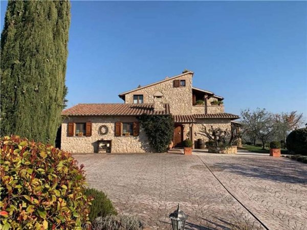 casale in vendita a Gualdo Cattaneo in zona Grutti