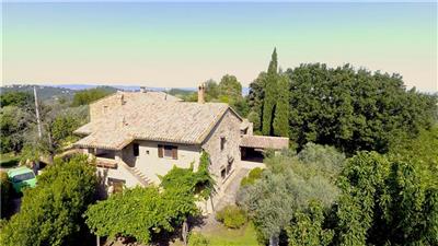 casa indipendente in vendita a Gualdo Cattaneo in zona Ceralto