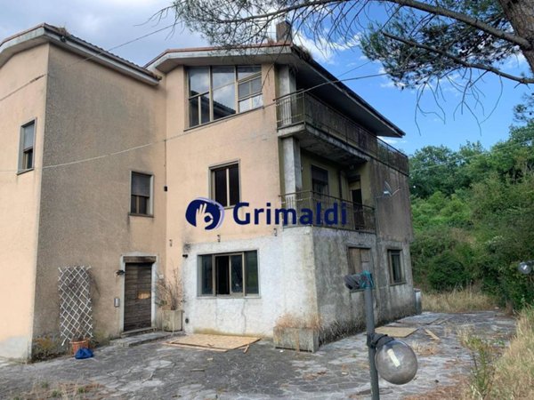 casa indipendente in vendita a Gualdo Cattaneo in zona Torri