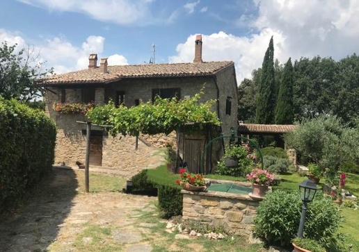 casa indipendente in vendita a Gualdo Cattaneo in zona Pozzo