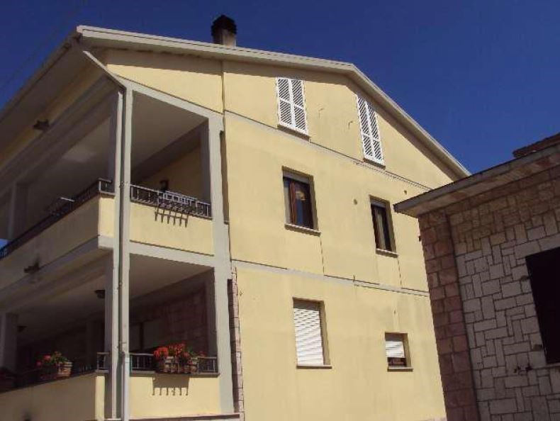 appartamento in vendita a Gualdo Cattaneo in zona Grutti