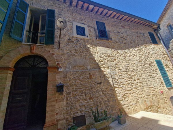 villa in vendita a Gualdo Cattaneo in zona San Terenziano
