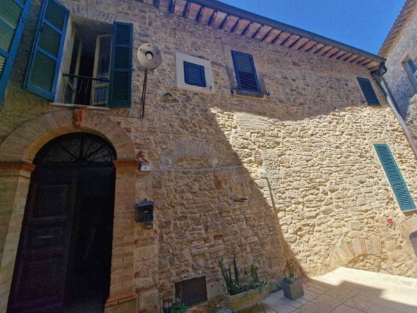 casa indipendente in vendita a Gualdo Cattaneo in zona San Terenziano