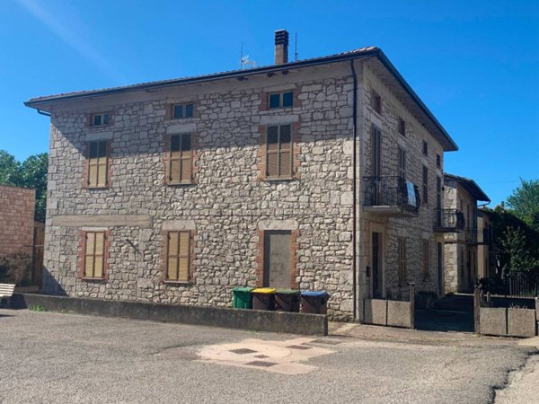casa indipendente in vendita a Gualdo Cattaneo in zona San Terenziano