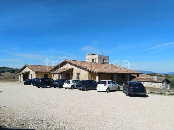 ufficio in vendita a Gualdo Cattaneo in zona Torri