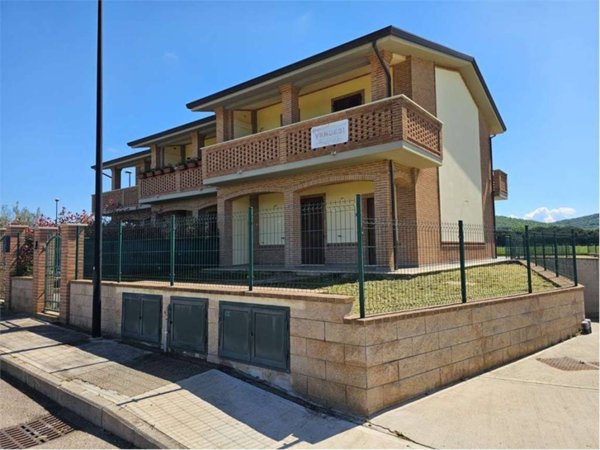 casa indipendente in vendita a Gualdo Cattaneo in zona San Terenziano