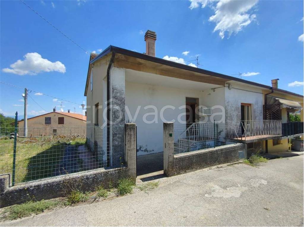 casa indipendente in vendita a Gualdo Cattaneo