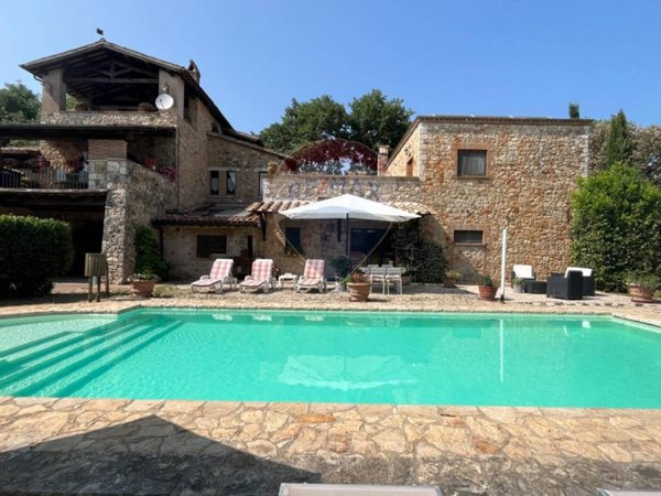 casa indipendente in vendita a Gualdo Cattaneo in zona San Terenziano