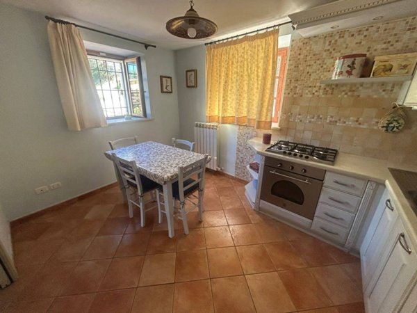 casa indipendente in vendita a Gualdo Cattaneo in zona Pomonte
