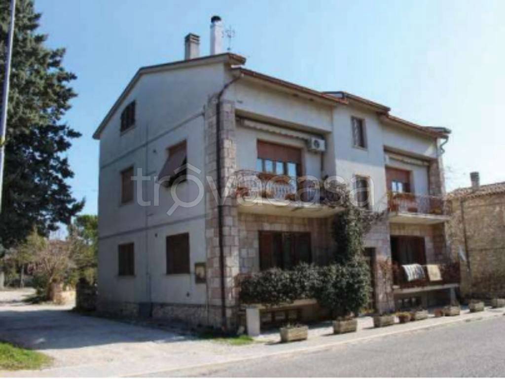 appartamento in vendita a Gualdo Cattaneo in zona Grutti