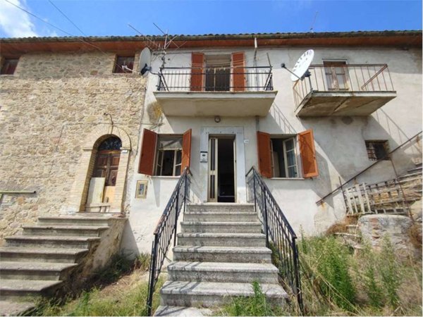 appartamento in vendita a Gualdo Cattaneo in zona Pozzo