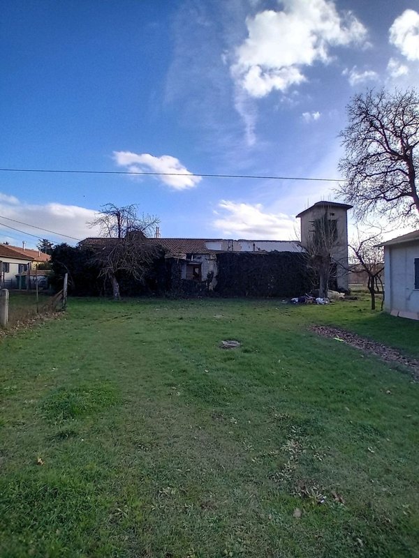 rudere in vendita a Gualdo Cattaneo in zona Ponte di Ferro