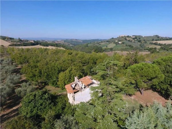 casa indipendente in vendita a Gualdo Cattaneo in zona Saragano