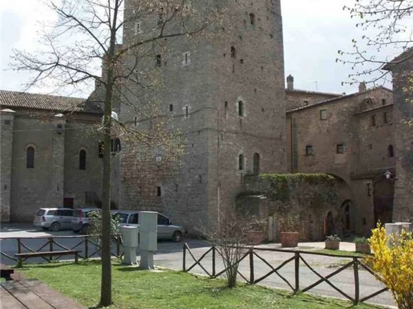 casa indipendente in vendita a Gualdo Cattaneo in zona Grutti