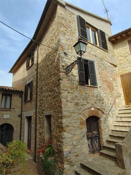 casale in vendita a Gualdo Cattaneo in zona Saragano