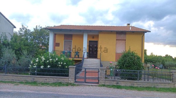 casa indipendente in vendita a Gualdo Cattaneo in zona San Terenziano