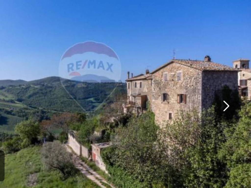 quadrivano in vendita a Gualdo Cattaneo in zona Saragano