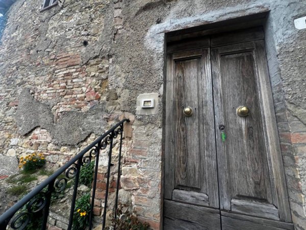 casa indipendente in vendita a Gualdo Cattaneo in zona Saragano