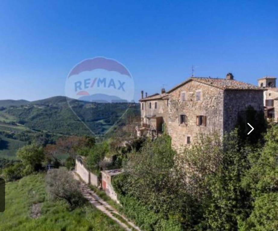 casa indipendente in vendita a Gualdo Cattaneo in zona Saragano