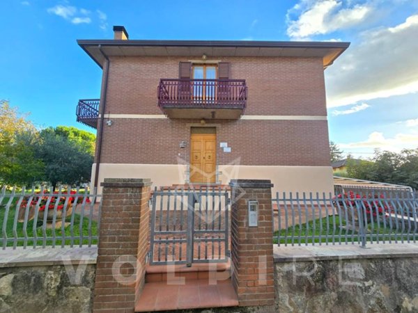 casa indipendente in vendita a Gualdo Cattaneo in zona San Terenziano
