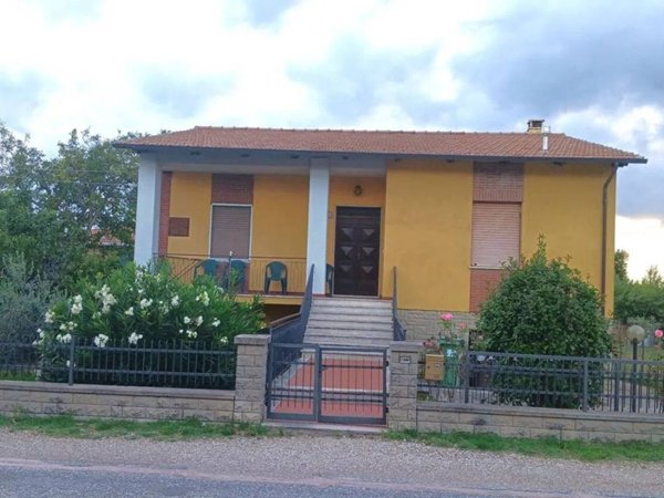 casa indipendente in vendita a Gualdo Cattaneo in zona San Terenziano