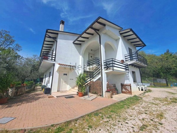 casa indipendente in vendita a Gualdo Cattaneo