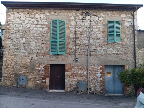 appartamento in vendita a Gualdo Cattaneo in zona San Terenziano