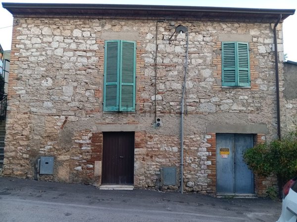 appartamento in vendita a Gualdo Cattaneo in zona San Terenziano