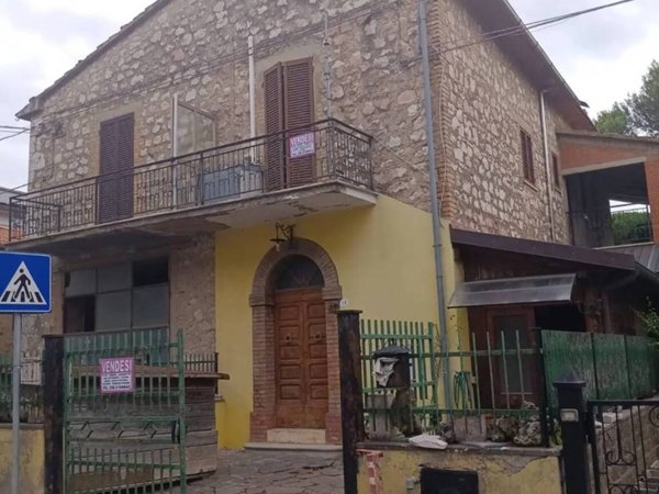 casa indipendente in vendita a Gualdo Cattaneo in zona San Terenziano