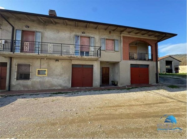 casa indipendente in vendita a Gualdo Cattaneo in zona Ponte di Ferro