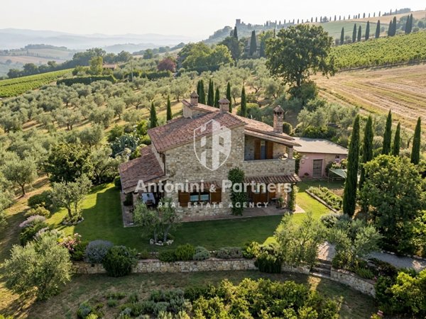 casa indipendente in vendita a Gualdo Cattaneo in zona Pozzo