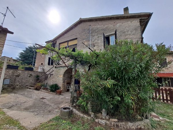 casa semindipendente in vendita a Gualdo Cattaneo in zona Grutti