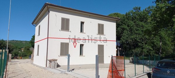appartamento in vendita a Gualdo Cattaneo in zona Grutti