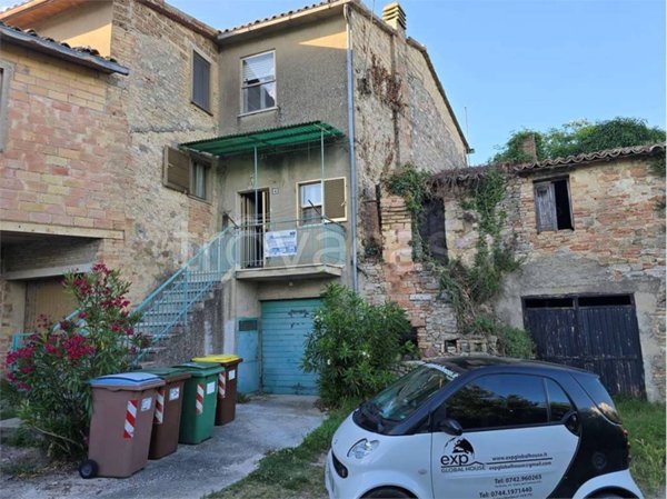 casa indipendente in vendita a Gualdo Cattaneo in zona Marcellano