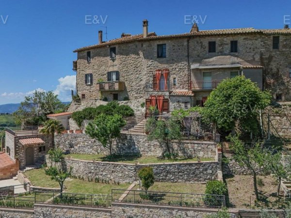 casa indipendente in vendita a Gualdo Cattaneo in zona Saragano