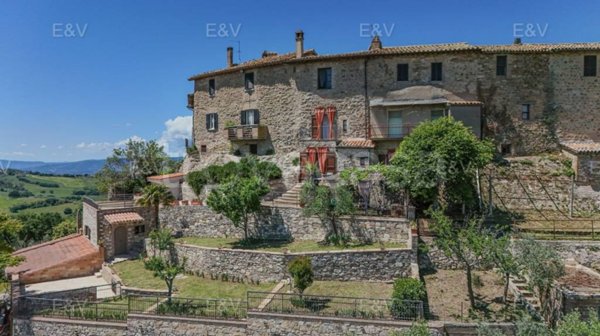 casa indipendente in vendita a Gualdo Cattaneo in zona Saragano