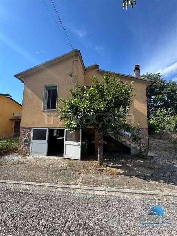 casa indipendente in vendita a Gualdo Cattaneo in zona San Terenziano
