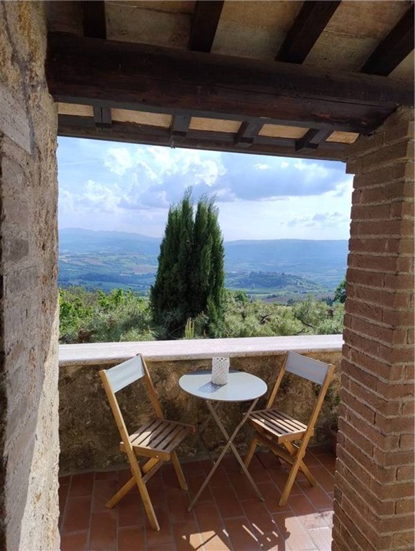 casa indipendente in vendita a Gualdo Cattaneo in zona Grutti