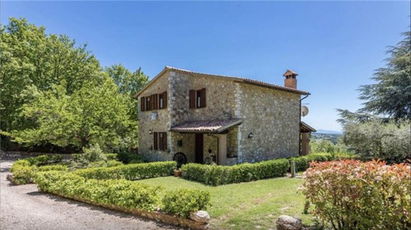 casa indipendente in vendita a Gualdo Cattaneo in zona Grutti