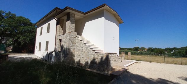 casa indipendente in vendita a Gualdo Cattaneo in zona Grutti