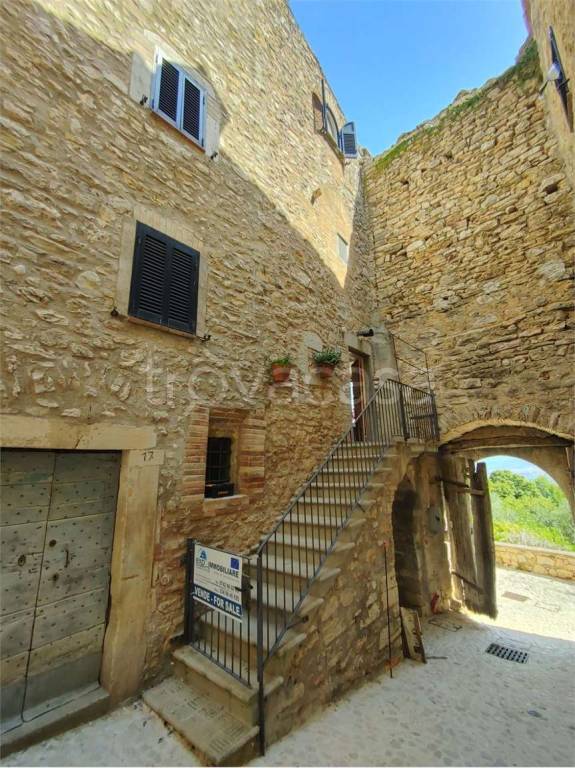 casa indipendente in vendita a Gualdo Cattaneo in zona Torri